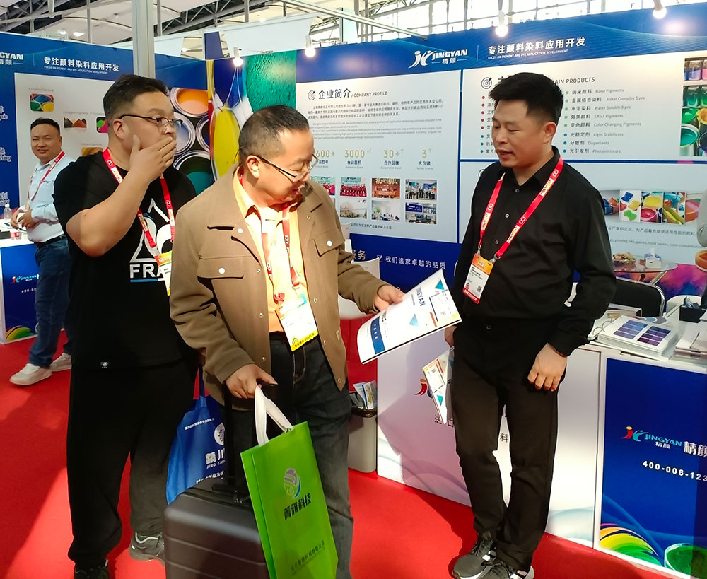 給客戶提供我們的產(chǎn)品手冊